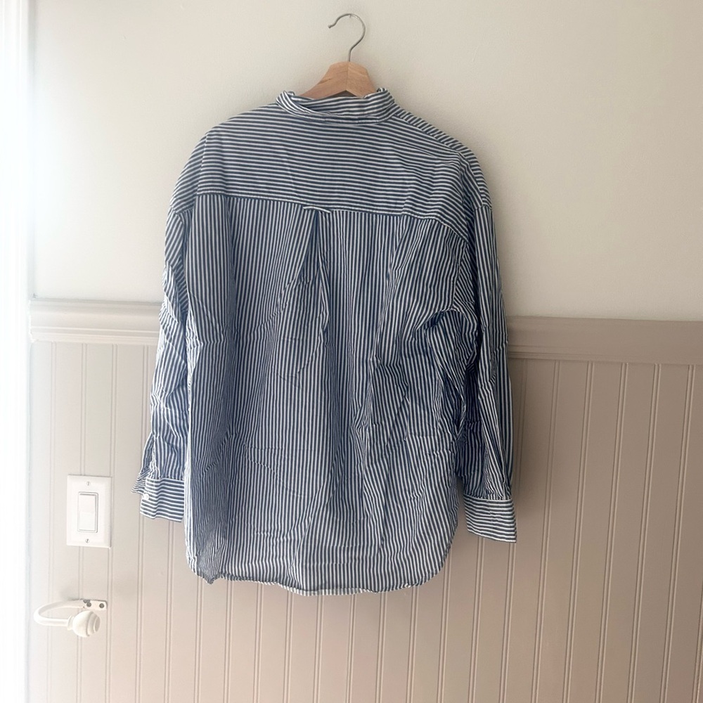 💙Old Navy Medium The Boyfriend Shirt Blue & White Striped Shirt - Picture 7 of 10